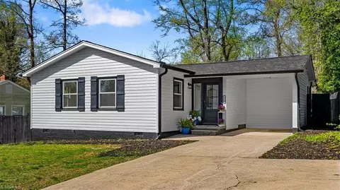 2713 Rockwood Rd, Greensboro, NC 27408