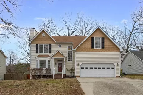 3018 Southampton Dr, Jamestown, NC 27282
