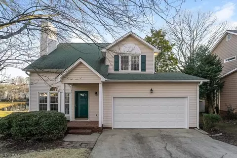 7 Park Village Ct, Greensboro, NC 27455