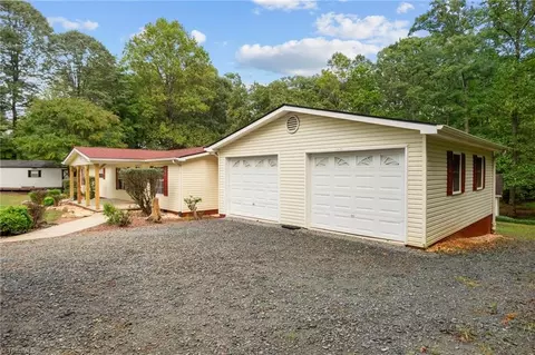 648 Mountainview Rd, King, NC 27021 photo 2