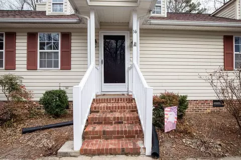 736 Salem St #14, Thomasville, NC 27360