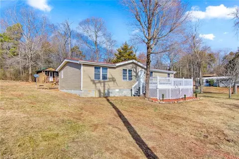 3524 W Old Us Highway 421, Yadkinville, NC 27055