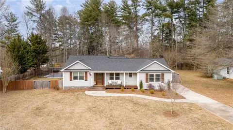 5406 Summer Haven Dr, Summerfield, NC 27358