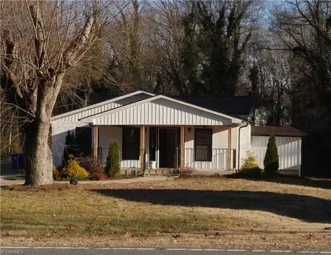 4625 Baux Mountain Rd, Winston Salem, NC 27105