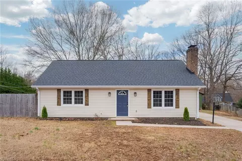 814 Pine Ridge Dr, Greensboro, NC 27406