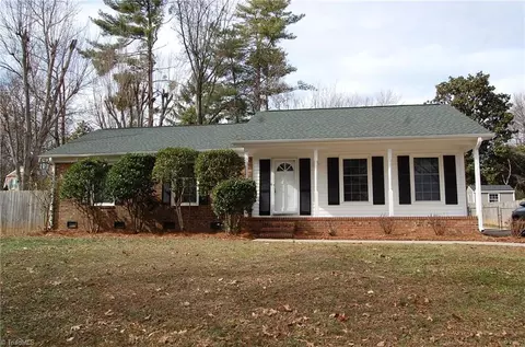 3306 Regents Park Ln, Greensboro, NC 27455