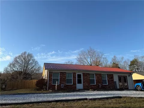503 Weatherford Dr, King, NC 27021