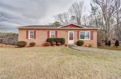 1343 Hopewell Rd, Morganton, NC 28655