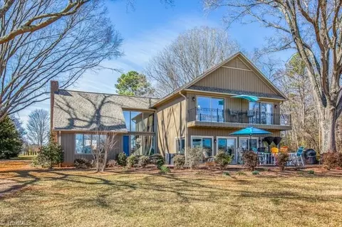 465 Ivy Cir, Bermuda Run, NC 27006