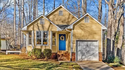 7 Dunnberry Ct, Greensboro, NC 27455