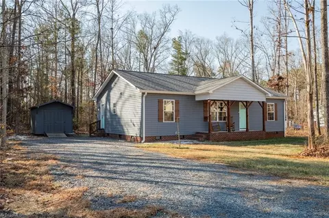 376 Floyd St, Denton, NC 27239