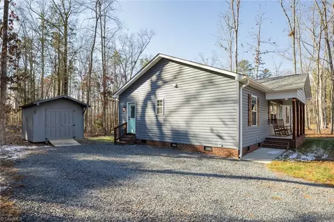 376 Floyd St, Denton, NC 27239 photo 5