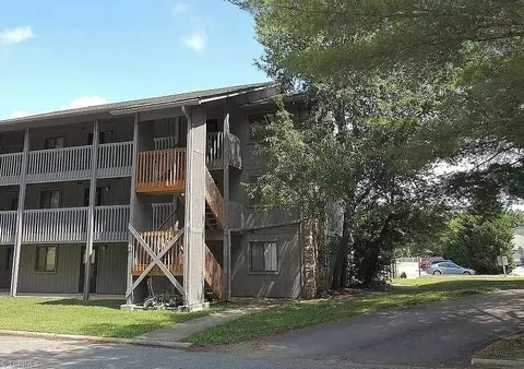 523 Meadowview Dr, Boone, NC 28607