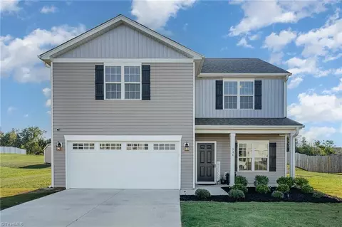 504 Altavista Dr, Clemmons, NC 27012