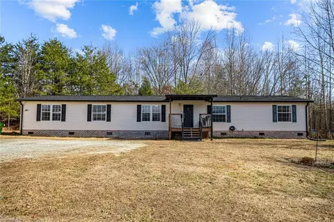 129 Briers Circle Ct, Winston Salem, NC 27107