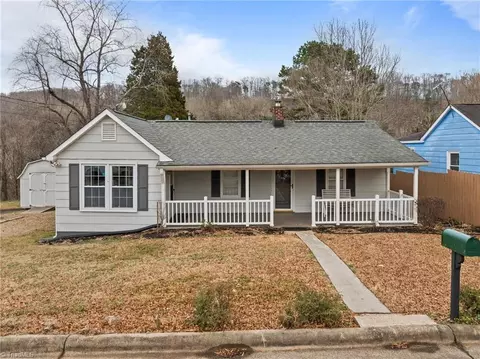 321 1st Ave N, Mayodan, NC 27027