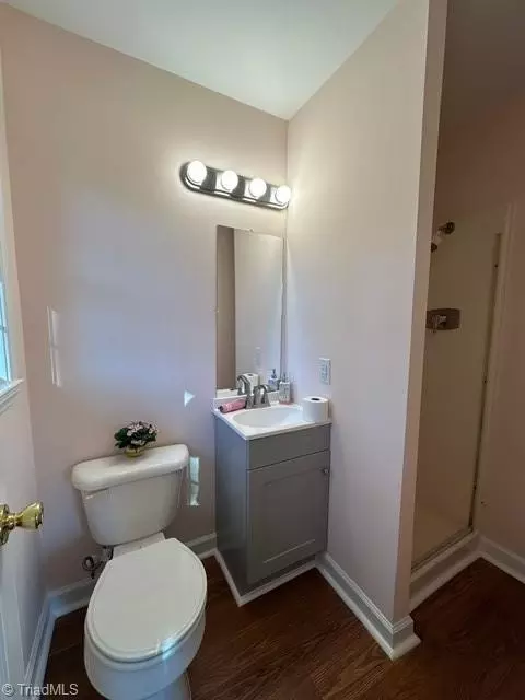 Bath - 154 Manor Ridge Rd E, Elkin, NC 28621 photo 1 of 3
