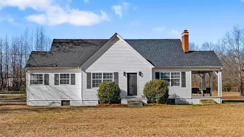 8215 Hinshaw Shop Rd, Liberty, NC 27298