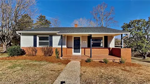 115 Sunrise Cir, Randleman, NC 27317