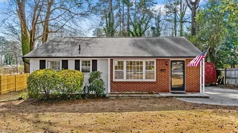 2323 Fortune Ln, Greensboro, NC 27408