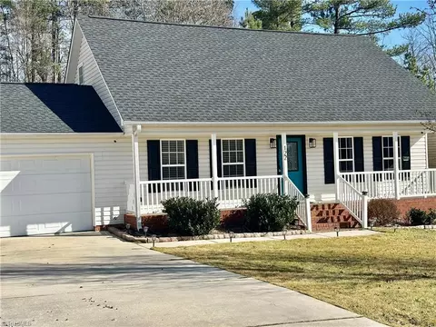 122 Coral Ln, Thomasville, NC 27360