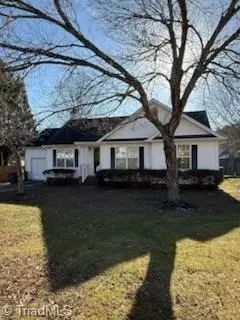 5800 Brockton Ct, Jamestown, NC 27282