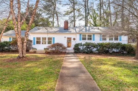 4501 Foxcroft Rd, Greensboro, NC 27410
