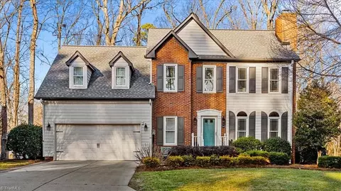3309 Peninsula Dr, Jamestown, NC 27282