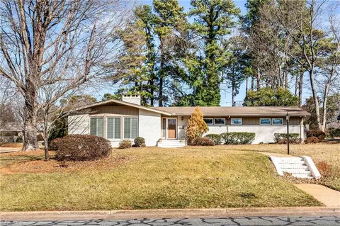 4132 Dogwood Dr, Greensboro, NC 27410