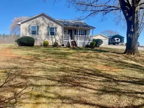 1136 Old Highway 60, Millers Creek, NC 28651