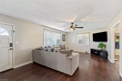 Living - 25 Lambeth Dr, Thomasville, NC 27360 photo 1 of 3