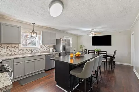 Kitchen - 25 Lambeth Dr, Thomasville, NC 27360 photo 1 of 4