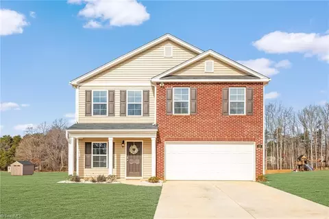 120 Nova Ln, King, NC 27021
