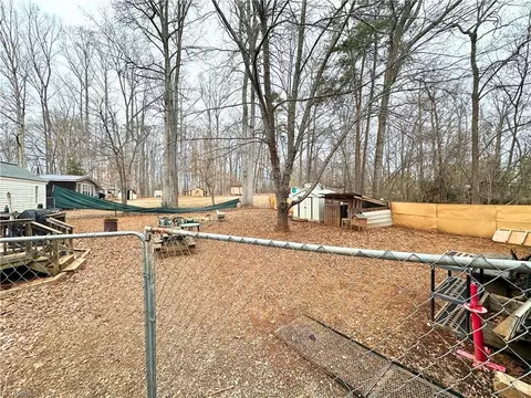 118 Austine Ln, Advance, NC 27006 photo 3