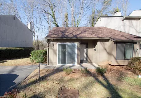 316 Lamplighter Cir, Winston Salem, NC 27104