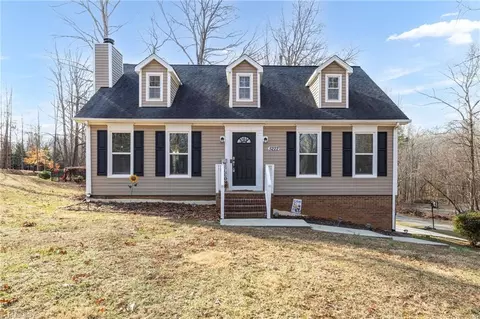 5222 Shaddowfax Dr, Kernersville, NC 27284