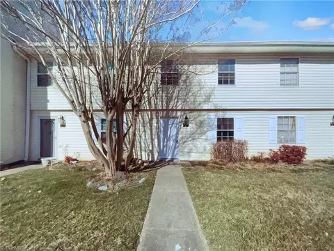 5723 Bramblegate Rd #K, Greensboro, NC 27409