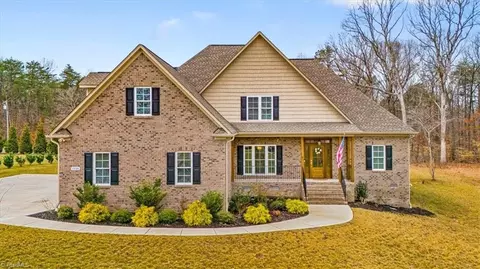 7405 Felloes Ct, Oak Ridge, NC 27310
