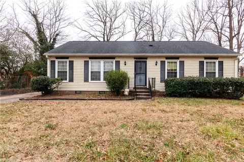4320 King Arthur Pl, Greensboro, NC 27405