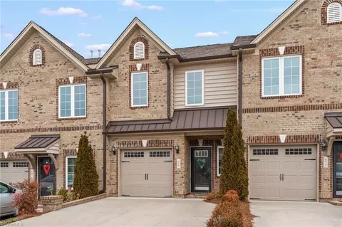 669 Stags Leap Ct, High Point, NC 27265