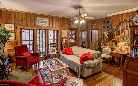 2106 Bethabara Rd, Winston Salem, NC 27106