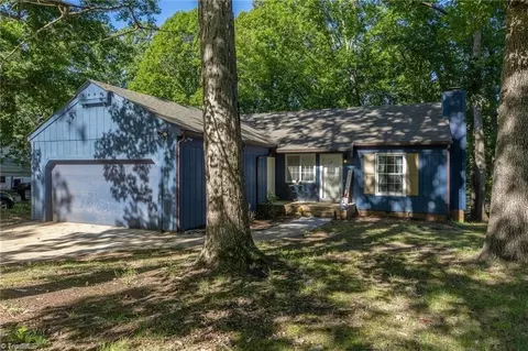 121 Eisenhower Ct, Eden, NC 27288