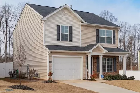 4580 Heatherly Rd, Winston Salem, NC 27105