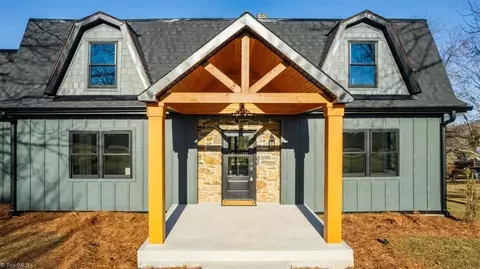 1685 Memorial Park Dr, Sparta, NC 28675