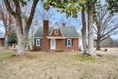 993 Tall Pines Rd, Lexington, NC 27295