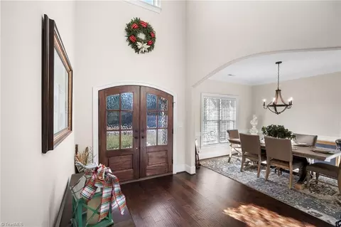 Entry Way - 142 Eagle Ln, Lexington, NC 27295 photo 2 of 2