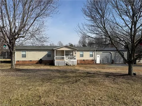 1564 Annie Sophia Ln, Roaring River, NC 28669
