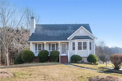 217 Creeksedge Ct, Winston Salem, NC 27105