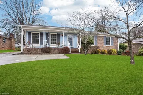141 Flintfield Dr, Winston Salem, NC 27103