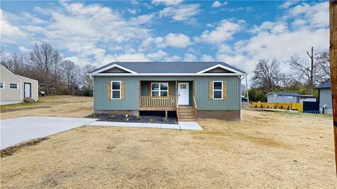 410 Jarrett St, Thomasville, NC 27360
